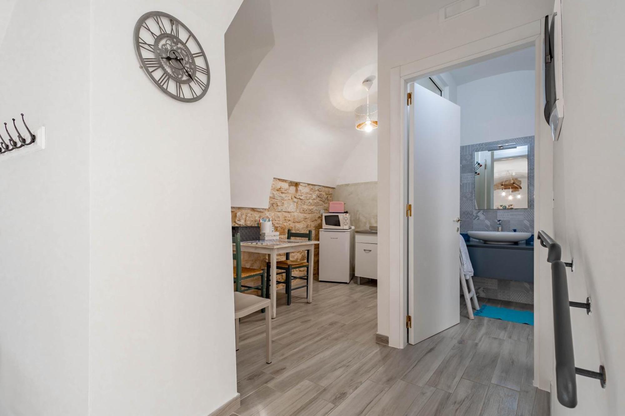 Antiche Mura Apartments"Nido Di Puglia" Monovano ตูรี ภายนอก รูปภาพ